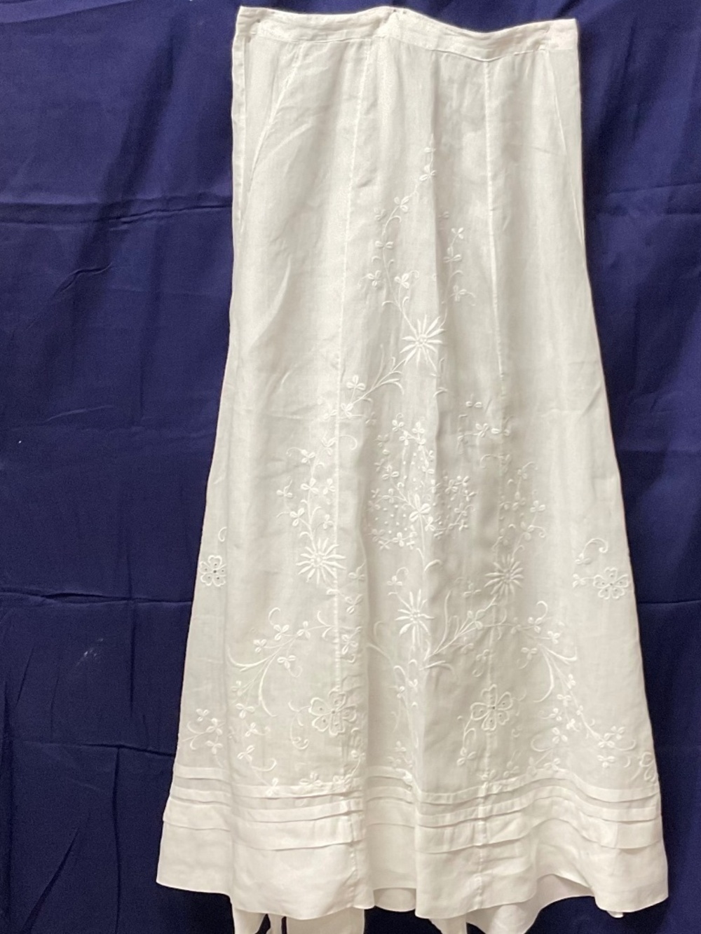Antique Skirt, White cotton (or linen)